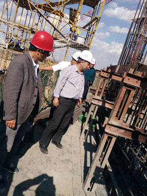 榆林市榆神檢測技術有限公司負責人董江平一行蒞臨天工公司土建二部小保當選煤廠末煤倉工地檢查指導工作