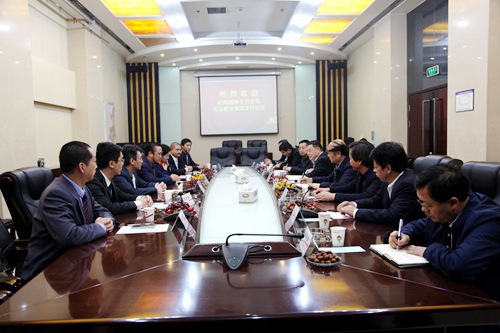 嶺南園林股份有限公司副總裁劉勇一行蒞臨建設集團交流工作