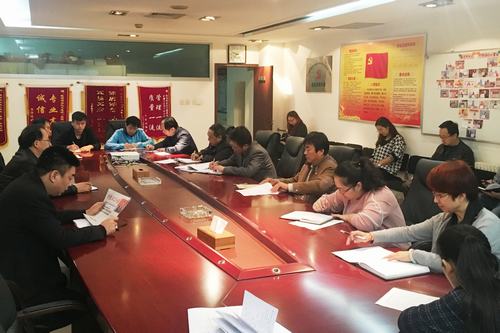 礦建二公司“晨讀晚課”多形式掀起學(xué)習(xí)十九大精神熱潮