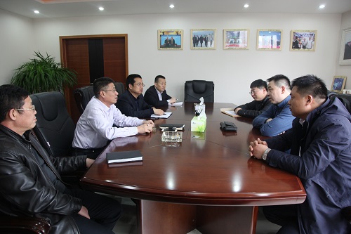 秦漢開發(fā)建設(shè)公司副總經(jīng)理楊海寧一行來建設(shè)集團座談