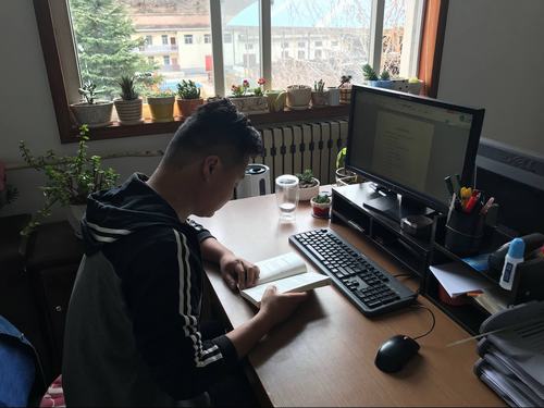 銅煤公司基層團支部組織開展“學習青年習近平”讀書活動