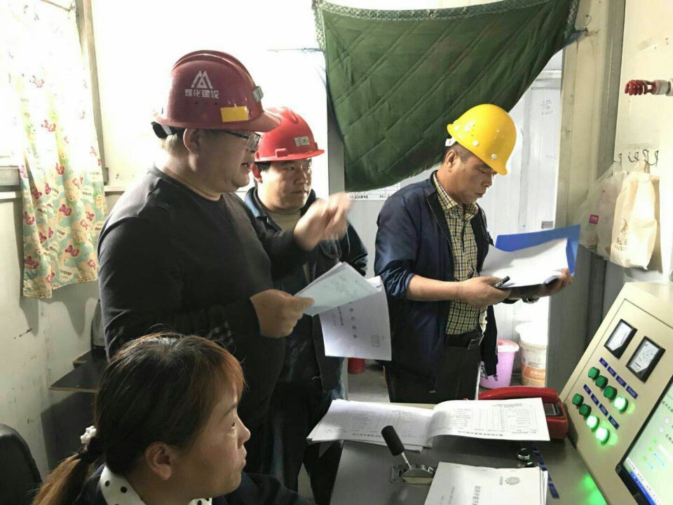 設(shè)備租賃中心現(xiàn)場安全管理黨政齊上陣