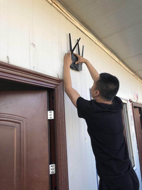 掘進(jìn)公司北翼項(xiàng)目部把關(guān)懷送到員工心坎上