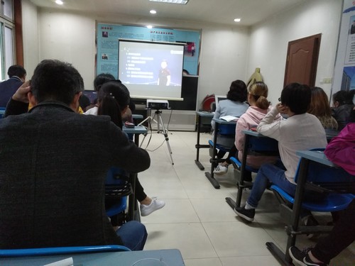 走，聽課去！