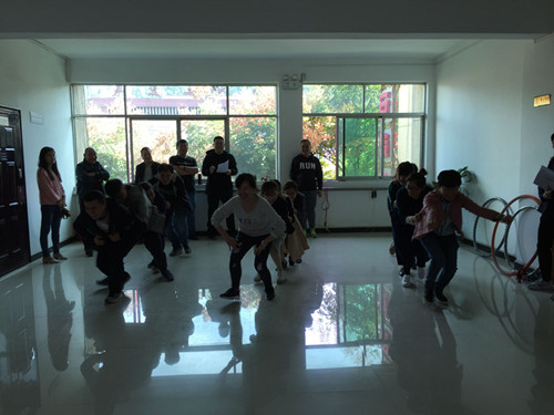 炫動彩繩   一毽鐘情