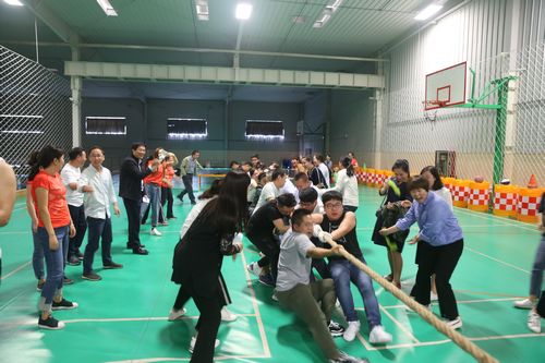 陜煤建設(shè)天工、設(shè)計、大秦置業(yè)、咸陽公司聯(lián)合舉辦迎國慶 “拔河”聯(lián)誼賽