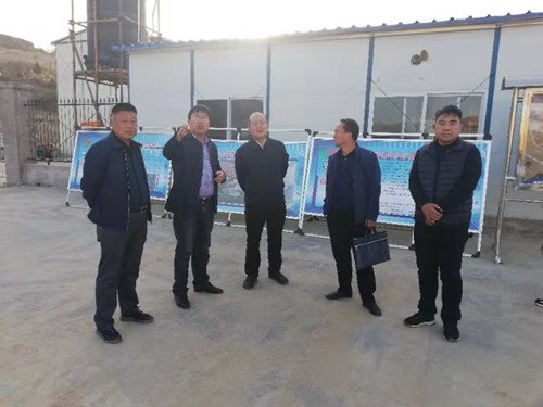清澗縣委書記溫江城一行蒞臨陜煤建設(shè)天工公司土建三部北國棗業(yè)紅棗深加工項目考察指導(dǎo)工作