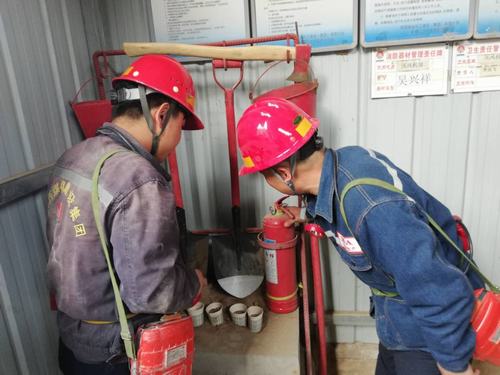 陜煤建設(shè)礦建二公司“真槍實(shí)彈”開展“百日安全”活動(dòng)