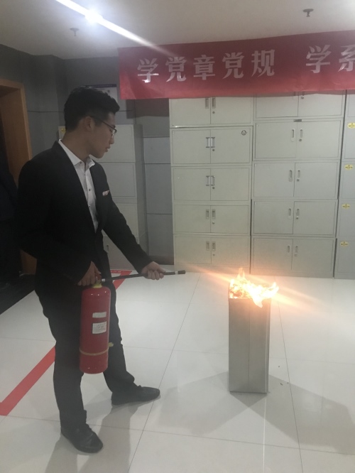 陜煤建設(shè)物資公司:組織開展安全警示教育及應(yīng)急演練活動(dòng)