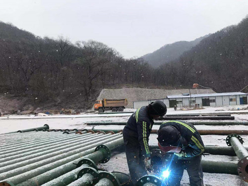 陜西煤建設(shè)機(jī)電安裝公司：跨年，我們?cè)诰?></div>
                                <div   id=