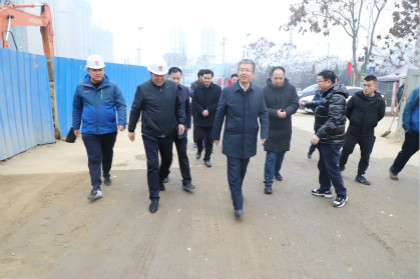 漢中市常務副市長陳曉勇視察陜煤建設漢中分公司鋪鎮(zhèn)污水處理廠截污干管項目