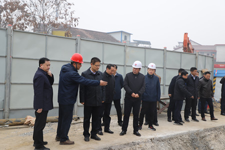 漢中市委書(shū)記王建軍視察陜煤建設(shè)漢中分公司金華路項(xiàng)目