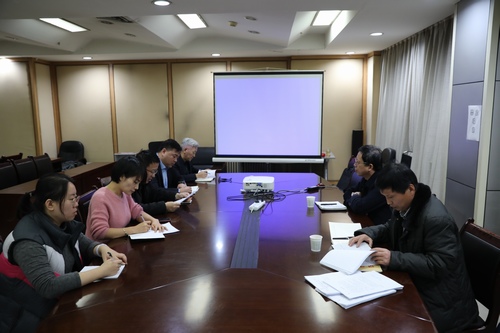 建設(shè)集團(tuán)第二督導(dǎo)組深入路橋分公司對(duì)“講政治、敢擔(dān)當(dāng)、改作風(fēng)”專(zhuān)題教育進(jìn)行督導(dǎo)