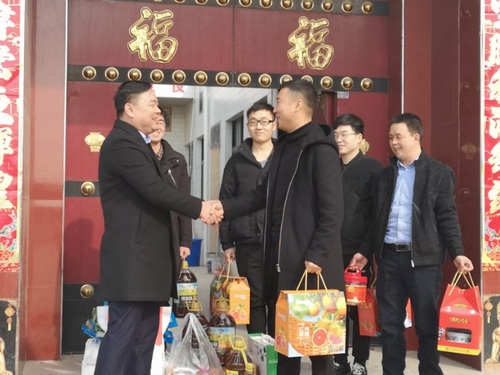 陜煤建設路橋分公司:慰問一線值守員工