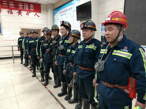 春節(jié)，堅守是最美“敬業(yè)?！?></div>
                                <div   id=