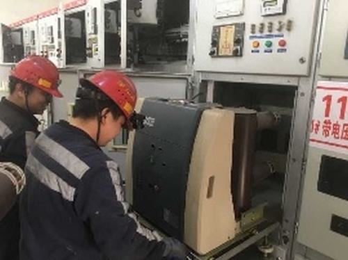 陜煤建設(shè)洗選煤運(yùn)營(yíng)公司檸條塔運(yùn)營(yíng)項(xiàng)目部積極開展春季電氣預(yù)防性試驗(yàn)