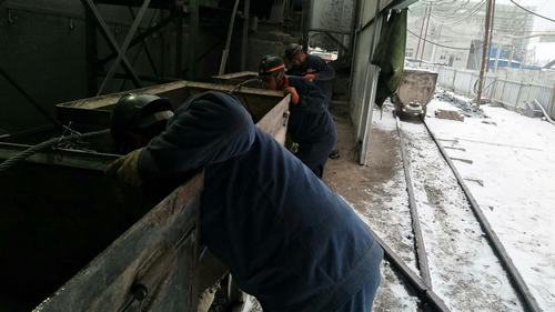 陜煤建設(shè)礦建二公司各項(xiàng)目部認(rèn)真開展“提升運(yùn)輸、車輛運(yùn)輸安全整治專項(xiàng)活動(dòng) ”