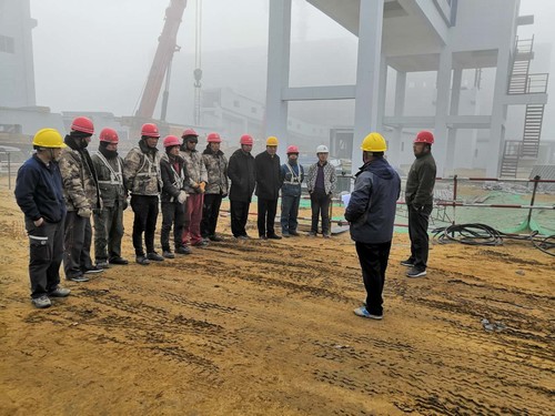 陜煤建設銅煤公司承建的曹家灘礦井主廠房至矸石倉、主廠房至煤泥卸載點帶式輸送機棧橋工程順利吊裝