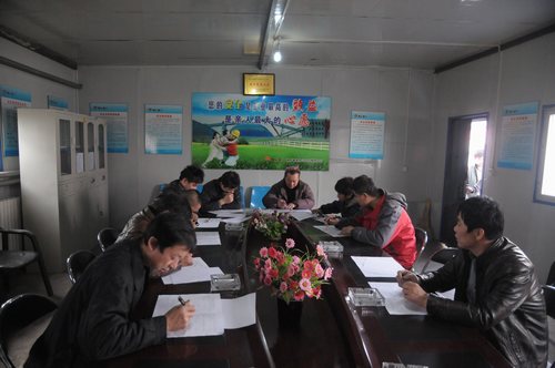 掘進(jìn)公司開展全員反“三違”承諾活動(dòng)