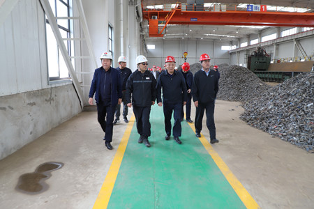 中國機械冶金建材工會組團參觀陜煤建設施工的龍鋼寶軋漢中基地廠房項目