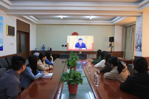 聆聽！思考！奮進(jìn)！我們都是新時(shí)代的“追夢人”