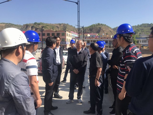 綏德縣縣委書記蒞臨綏德污水管網項目視察指導工作