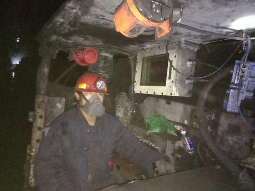 陜煤建設(shè)掘進(jìn)公司:紅柳林項(xiàng)目部“四抓四強(qiáng)”為“掘進(jìn)鐵軍”強(qiáng)筋壯骨