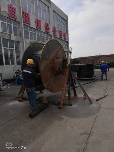 陜煤建設(shè)韓城分公司安裝第一項(xiàng)目部6盤電纜“減肥瘦身”成功順利入井施工