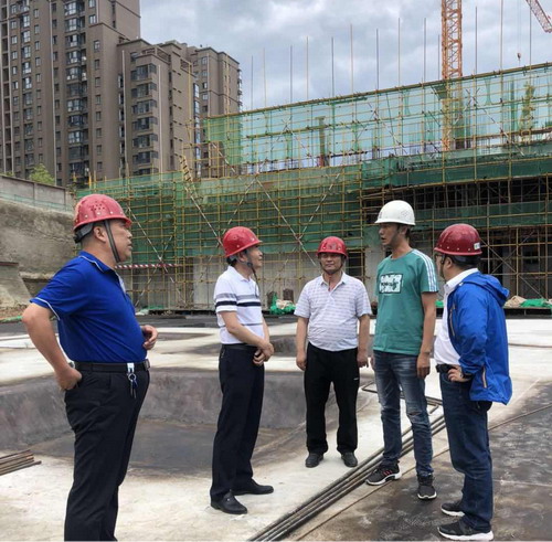 楊讓順調(diào)研藍山水岸項目