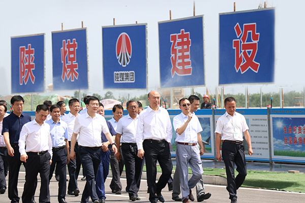 陜西省委副書記、省長劉國中一行深入陜煤建設(shè)渭南分公司南京金龍電動車項目視察工作