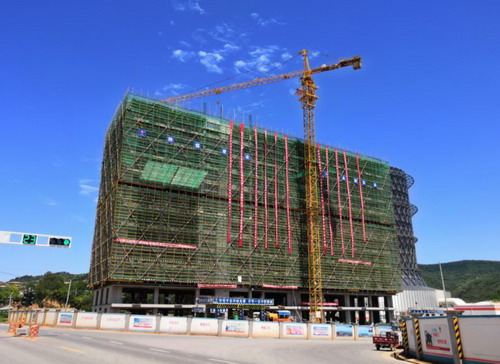 陜煤建設(shè)銅川公司麟北電廠(chǎng)輔助功能區(qū)宿舍樓順利封頂