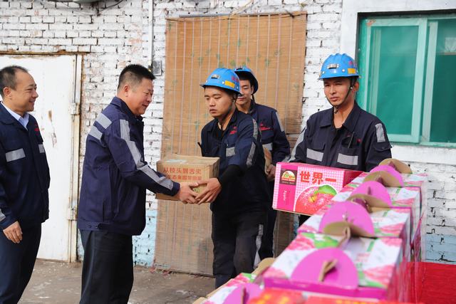 陜煤建設(shè)洗選煤運(yùn)營(yíng)公司：中秋慰問(wèn)暖人心，濃濃溫情話關(guān)懷