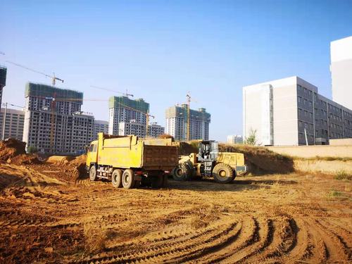 陜煤建設(shè)銅煤公司承建的靖邊縣金地華府9#-16#樓、地下車庫及商業(yè)部分工程正式開工建設(shè)