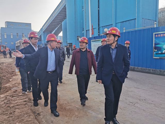 楊讓順一行深入陜北片區(qū)施工現場檢查指導工作