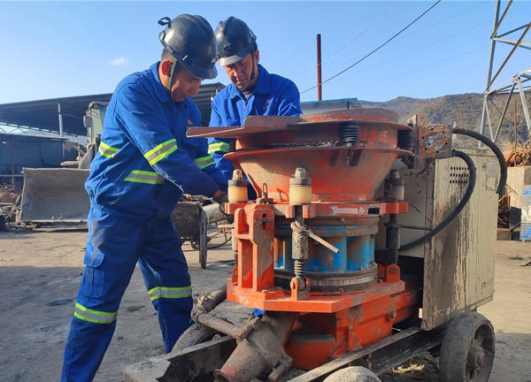 陜煤建設(shè)礦建三公司雙龍項(xiàng)目部開(kāi)展機(jī)電設(shè)備全面“大體檢”