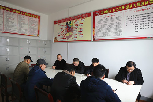 寧興剛、侯本英深入漢陰縣大壩村調(diào)研指導(dǎo)扶貧幫困工作