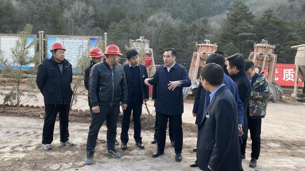 蒲白礦業(yè)公司黨委書記、董事長(zhǎng)沈顯華一行蒞臨陜煤建設(shè)礦建二公司建莊項(xiàng)目部檢查指導(dǎo)工作