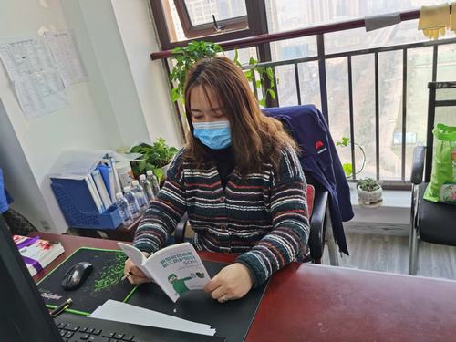 咸陽(yáng)分公司疫情期間“暖心三八”送關(guān)愛(ài)