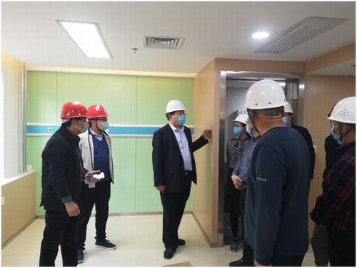 陜煤實(shí)業(yè)集團(tuán)董事長(zhǎng)楊百鎖蒞臨咸陽(yáng)分公司承建的西煤機(jī)養(yǎng)老院項(xiàng)目部檢查指導(dǎo)工作