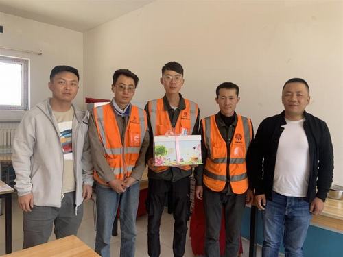 陜煤建設(shè)銅煤公司第十六項目部為職工舉辦“不負(fù)韶華時光，愛與責(zé)任同行”月度主題生日會