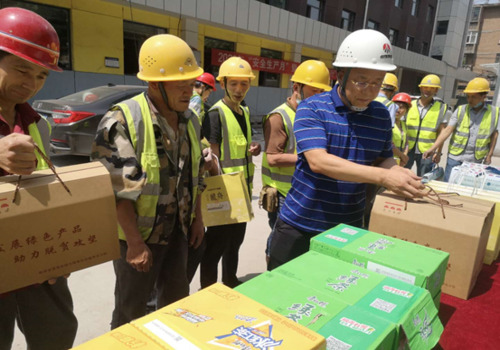 濃情端午送關(guān)愛  絲絲粽香暖人心