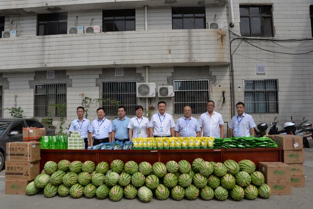 韓城礦業(yè)黨委副書記、工會主席申峰一行蒞臨陜煤建設韓城分公司慰問