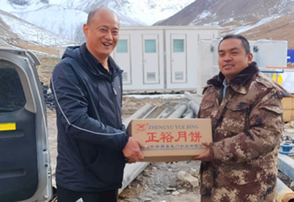 陜煤建設(shè)礦建三公司“雙節(jié)”來臨之際慰問一線職工