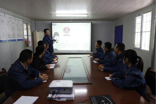 陜煤建設(shè)漢中分公司多舉措深入學(xué)習(xí)宣貫陜煤集團(tuán)新版《企業(yè)文化手冊(cè)》