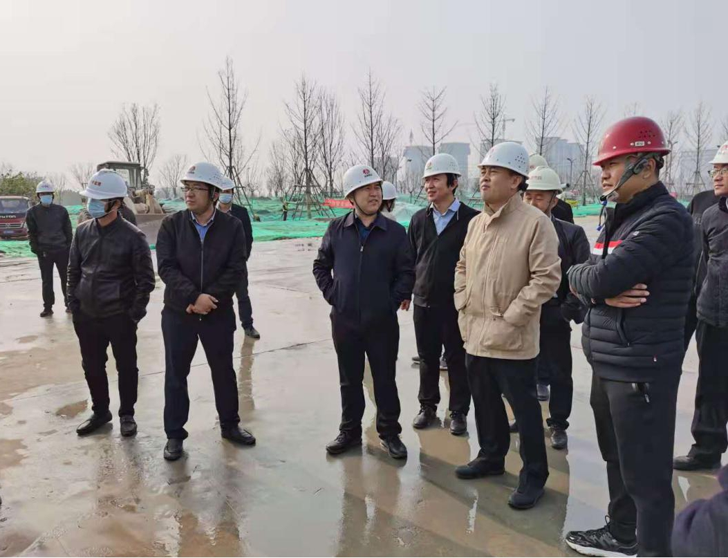西咸新區(qū)黨工委委員、管委會(huì)總規(guī)劃師陳默一行赴空港新城項(xiàng)目調(diào)研指導(dǎo)