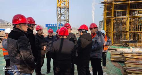 陜煤建設(shè)銅煤公司承建的金延安-西北三角區(qū)保育院劇場(chǎng)工程高支模方案專家論證順利通過(guò)