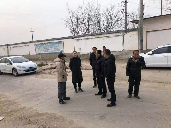 秦漢管委會房建公司總經(jīng)理狄濤深入陜煤建設(shè)天工公司承建秦漢渭陽佳苑項目調(diào)研指導(dǎo)工作