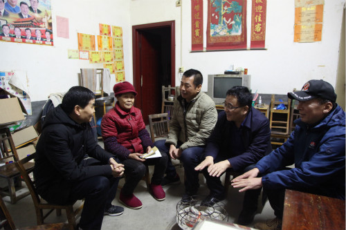 公司領(lǐng)導(dǎo)王明智、楊讓順到對(duì)口扶貧村慰問走訪