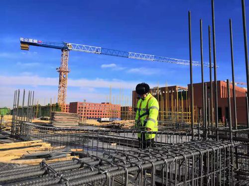 在寒冬中堅(jiān)守著的銅煤建設(shè)者