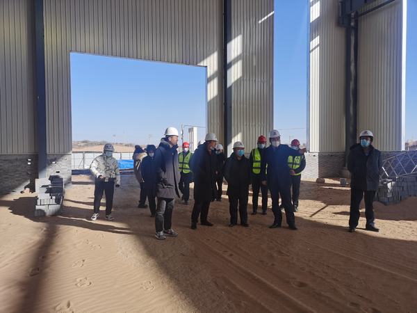 榆林市城市投資經營集團黨委副書記、總經理郝君深入陜煤建設榆林公司杭蕭綠色鋼結構產業(yè)制造基地項目檢查指導工作